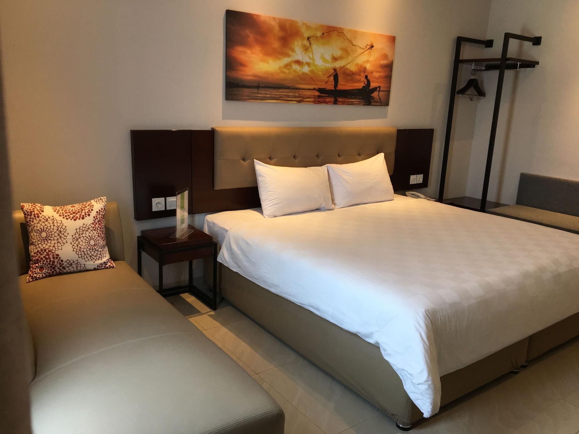 Primebiz Tegal Hotel Luaran gambar