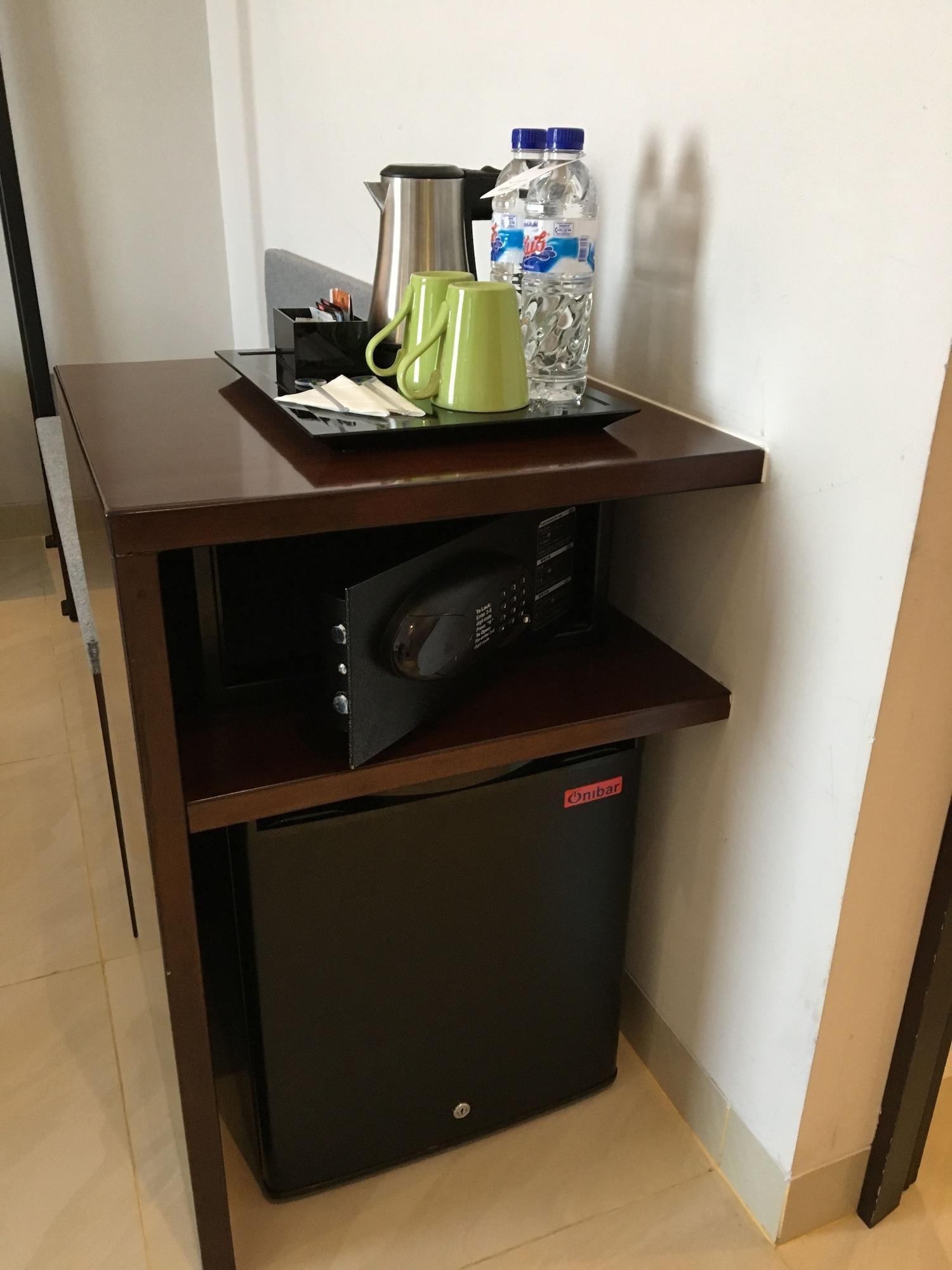 Primebiz Tegal Hotel Luaran gambar