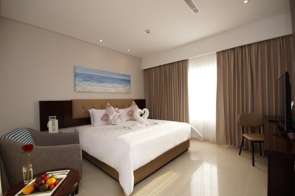 Primebiz Tegal Hotel Luaran gambar