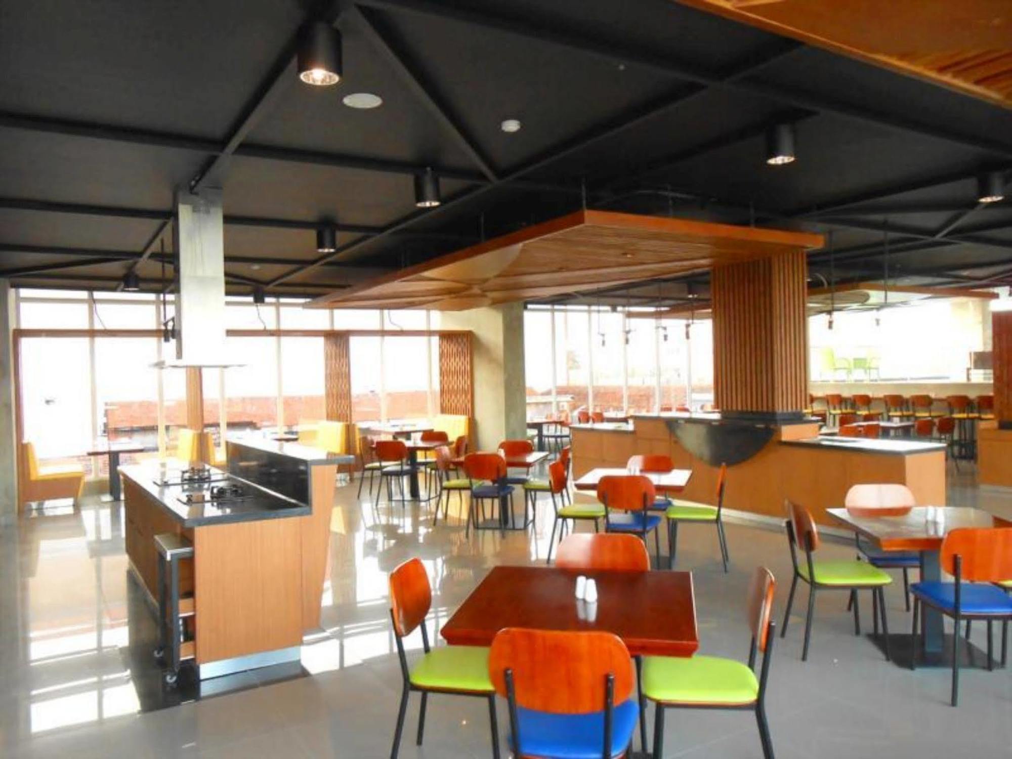 Primebiz Tegal Hotel Luaran gambar