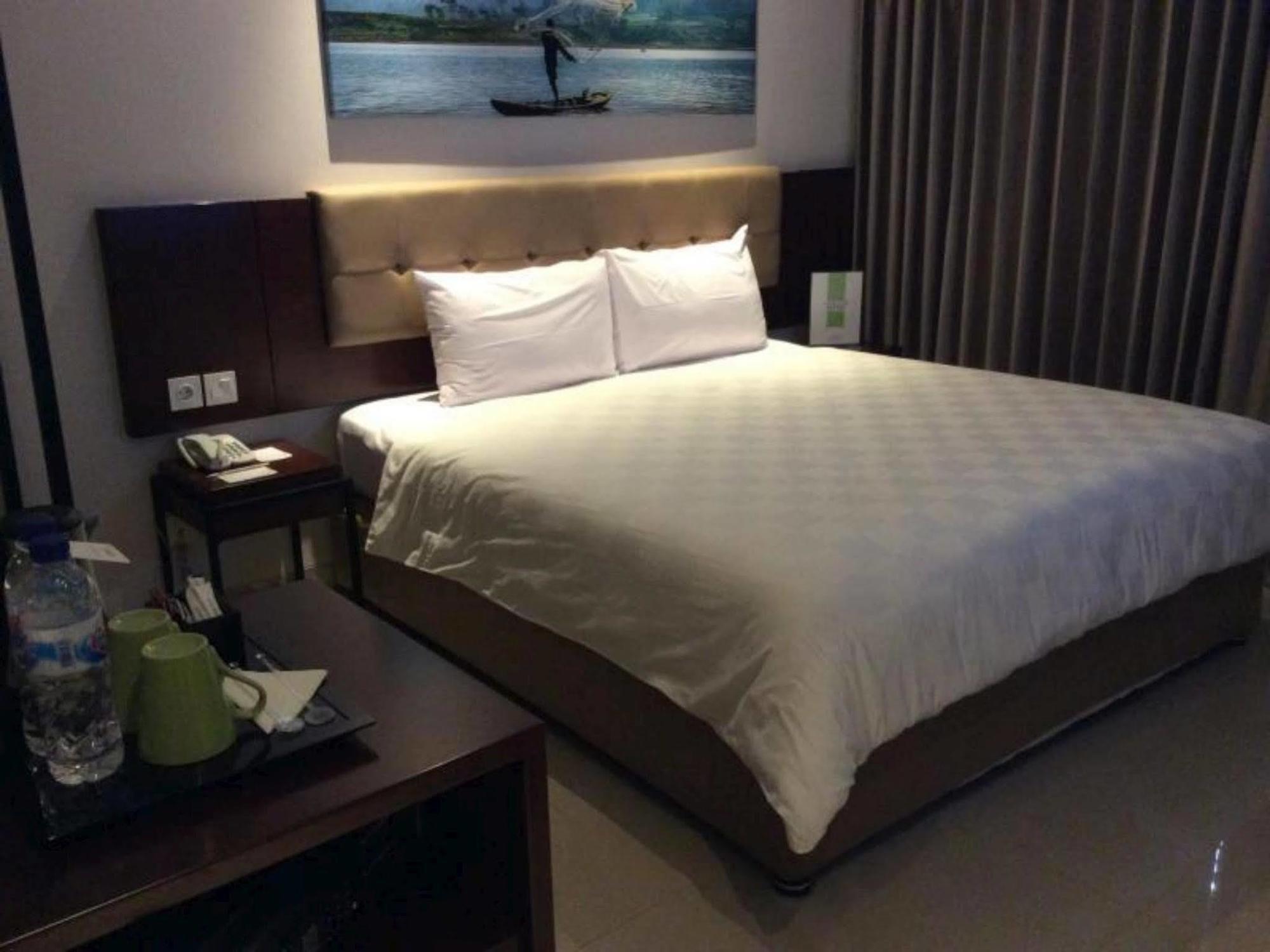 Primebiz Tegal Hotel Luaran gambar